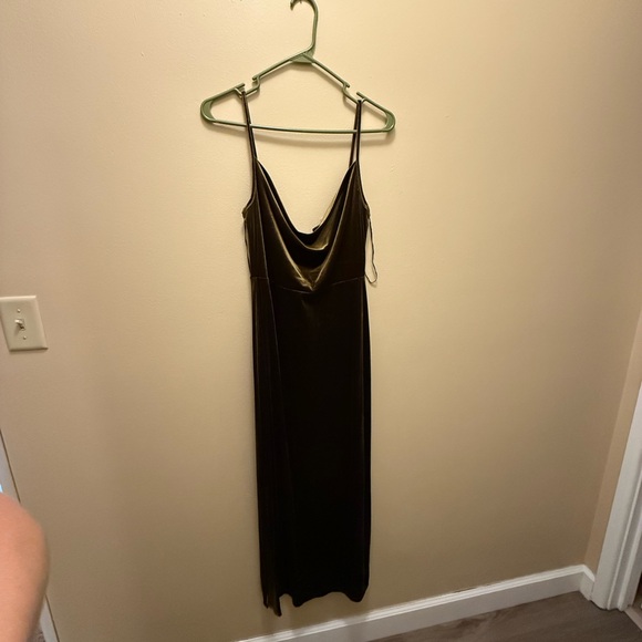 Elegant Dark Olive Green Velvet Dress - Picture 1 of 4